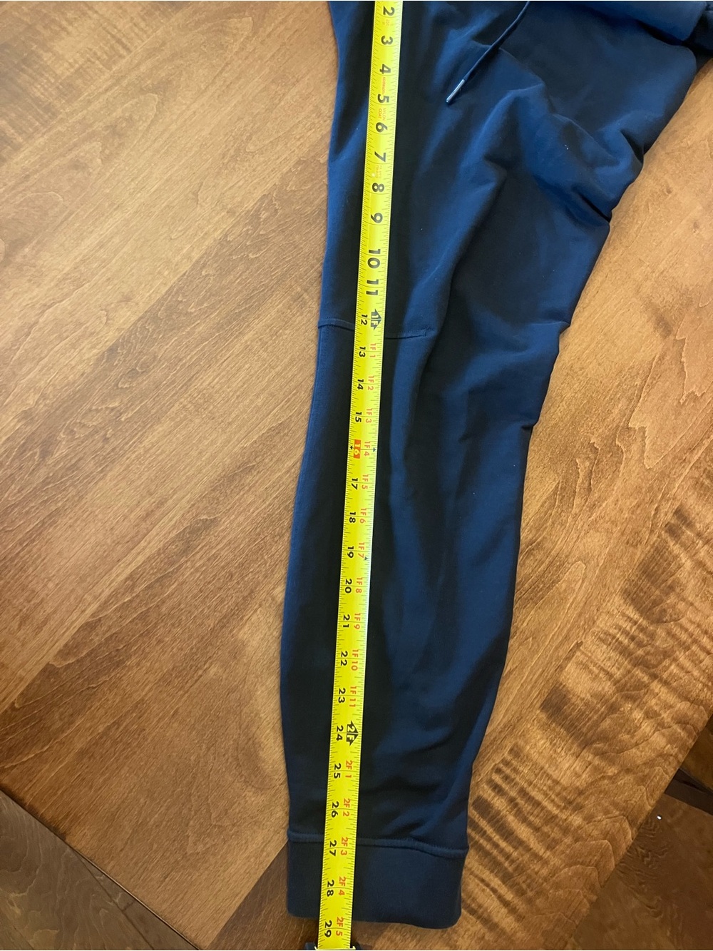 Lululemon men’s joggers size medium black - Picture 8 of 8